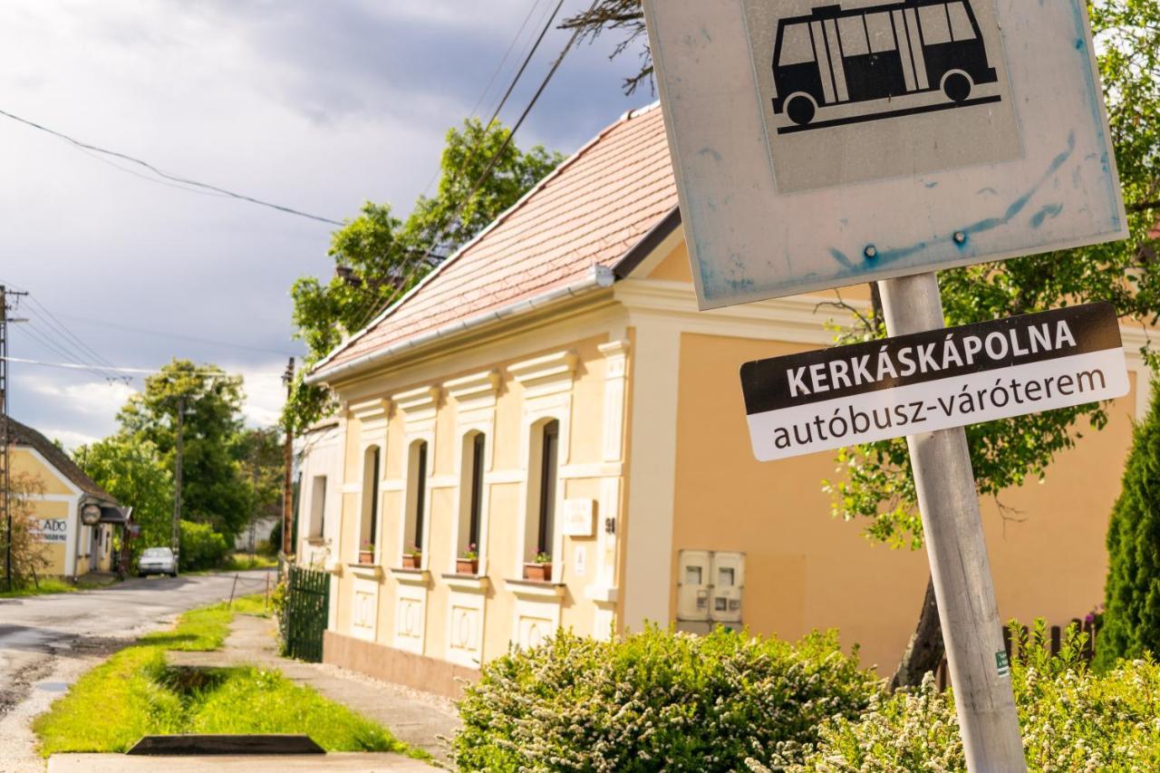 Kapolna Vendeghaz Apartment Kerkaskapolna ภายนอก รูปภาพ
