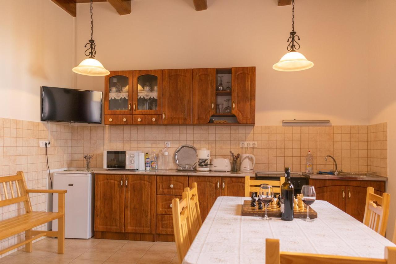 Kapolna Vendeghaz Apartment Kerkaskapolna ภายนอก รูปภาพ